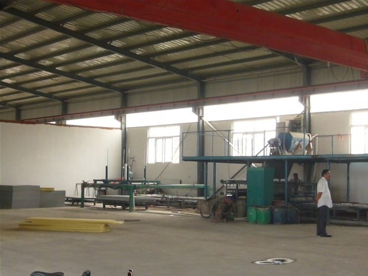 Máquina de fabricação de azulejos de telhado de perfil vidrado de fibra de cimento de cor para construção de edifícios