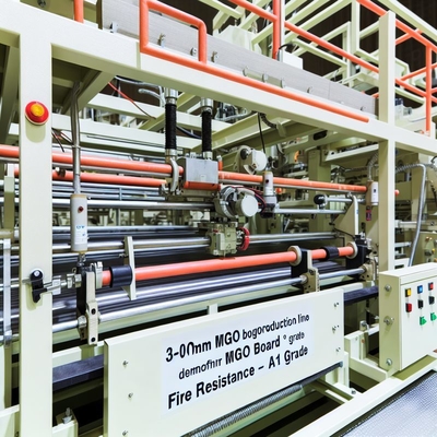Linha de Produção de Placas MgO com Espessura de 3-30mm, Resistência ao Fogo Classe A1 e Largura da Placa de 600-1220mm