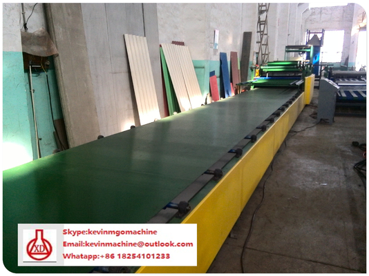 Máquina de pouco peso expulsando do painel de sanduíche do rolo dobro para materiais de construção