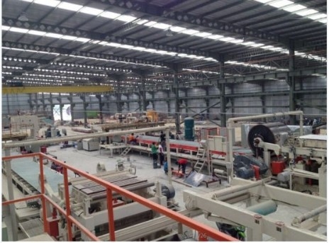 Material de construção à prova de fogo que faz a fabricação do painel de sanduíche do poliuretano da maquinaria